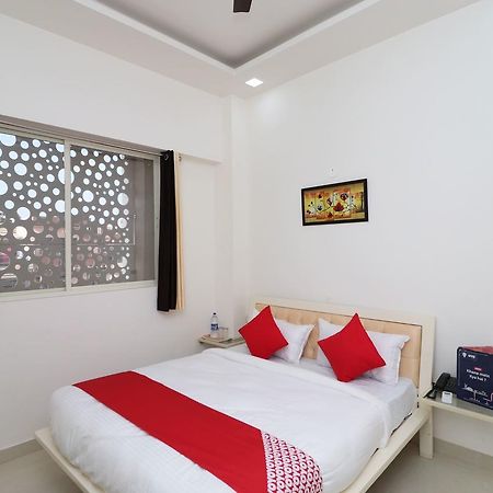 Oyo 13406 Hotel Golden Leaf Bareilly Dış mekan fotoğraf