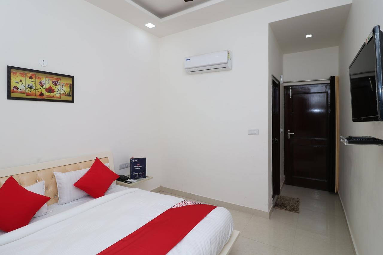 Oyo 13406 Hotel Golden Leaf Bareilly Dış mekan fotoğraf