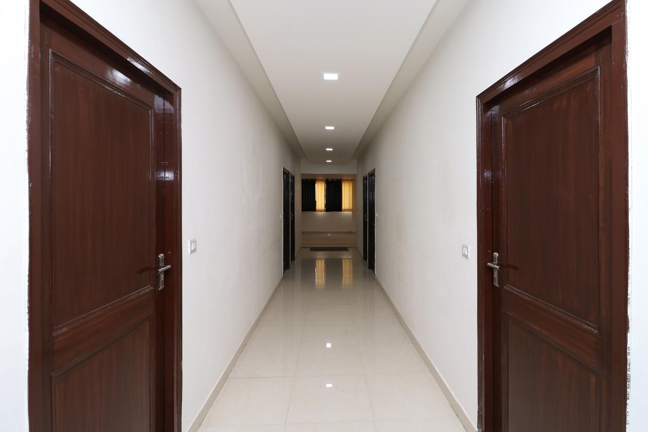 Oyo 13406 Hotel Golden Leaf Bareilly Dış mekan fotoğraf