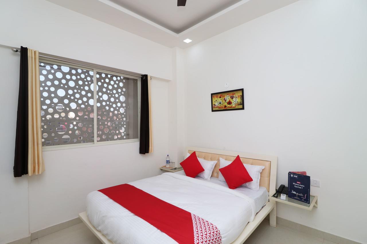 Oyo 13406 Hotel Golden Leaf Bareilly Dış mekan fotoğraf
