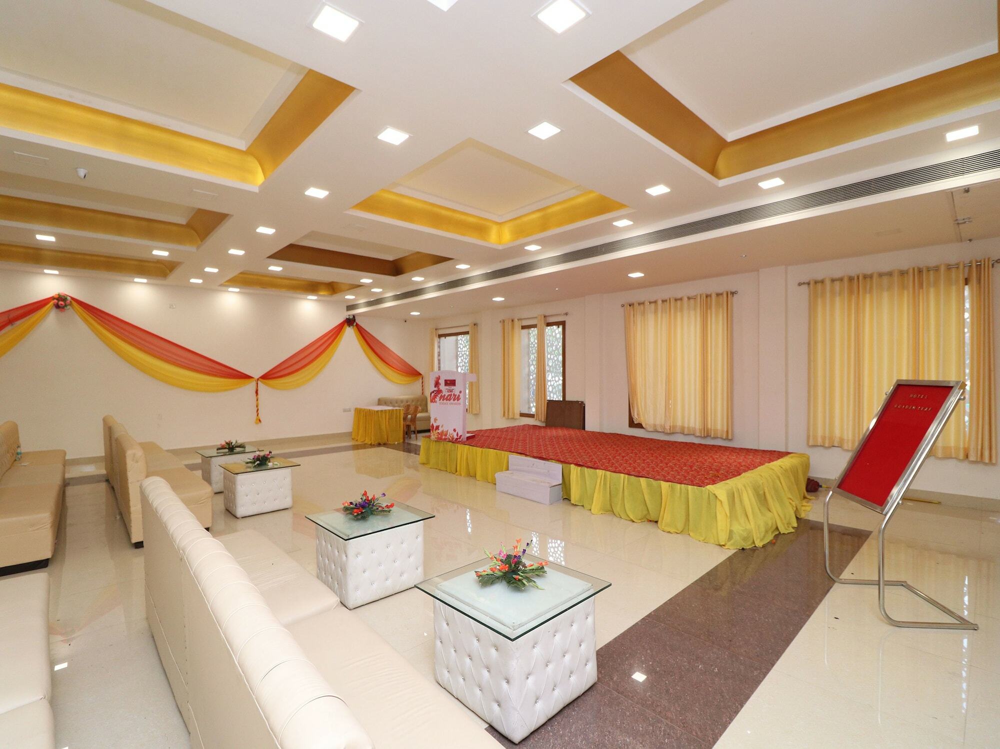 Oyo 13406 Hotel Golden Leaf Bareilly Dış mekan fotoğraf